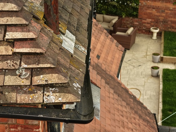 Gutter misalignment detected